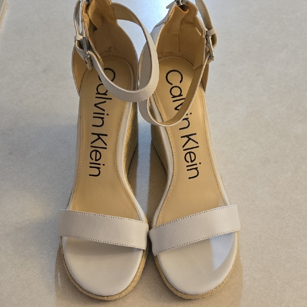 Calvin Klein Noshela Wedge Sandals Size 11